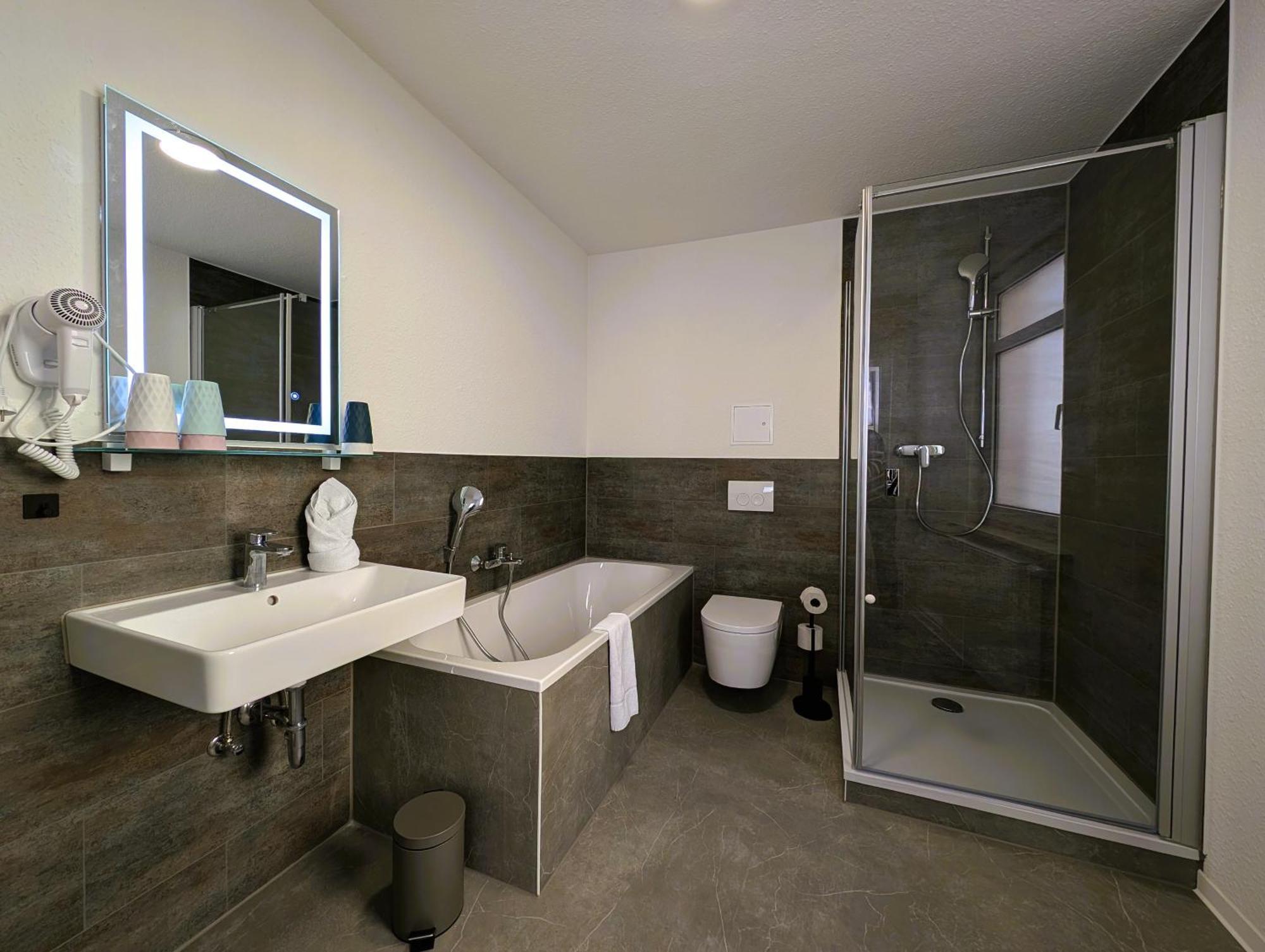 Bohnapartments - Topfmarkt Xxl Suiten - Neu In Top Zentrumslage, Vollausstattung, Wlan, Parkplaetze 伊尔梅瑙 外观 照片