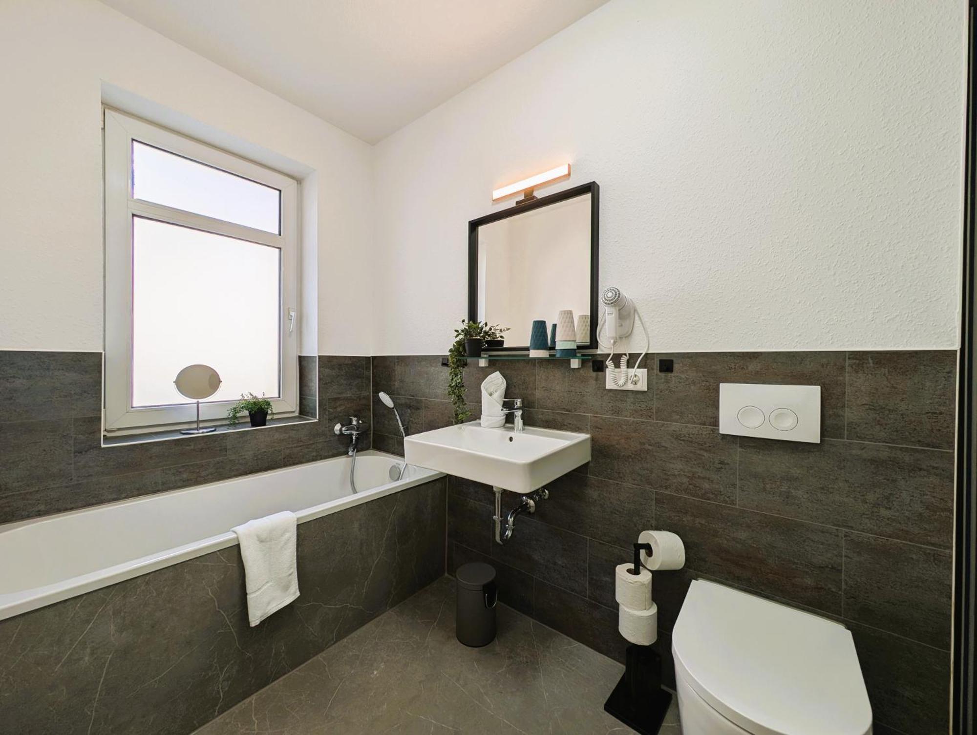 Bohnapartments - Topfmarkt Xxl Suiten - Neu In Top Zentrumslage, Vollausstattung, Wlan, Parkplaetze 伊尔梅瑙 外观 照片